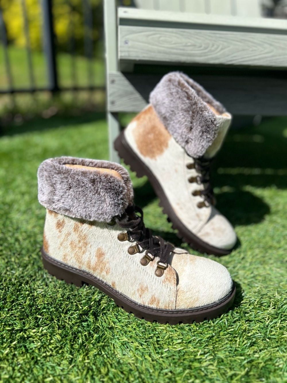Myra Bag Beaver Combat Boots Women’s 9 Cowhide Shoes Fur Top Lace up Round Toe